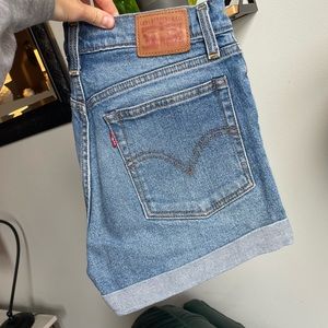 Levi jean shorts